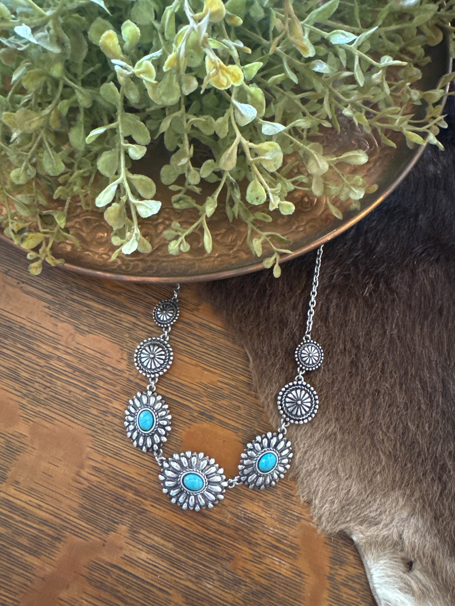 Scalewind Concho - Necklace Set