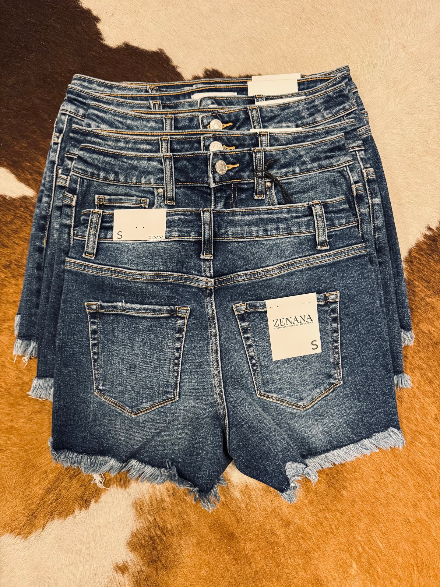 The Melody's - Dark Wash HR Shorts