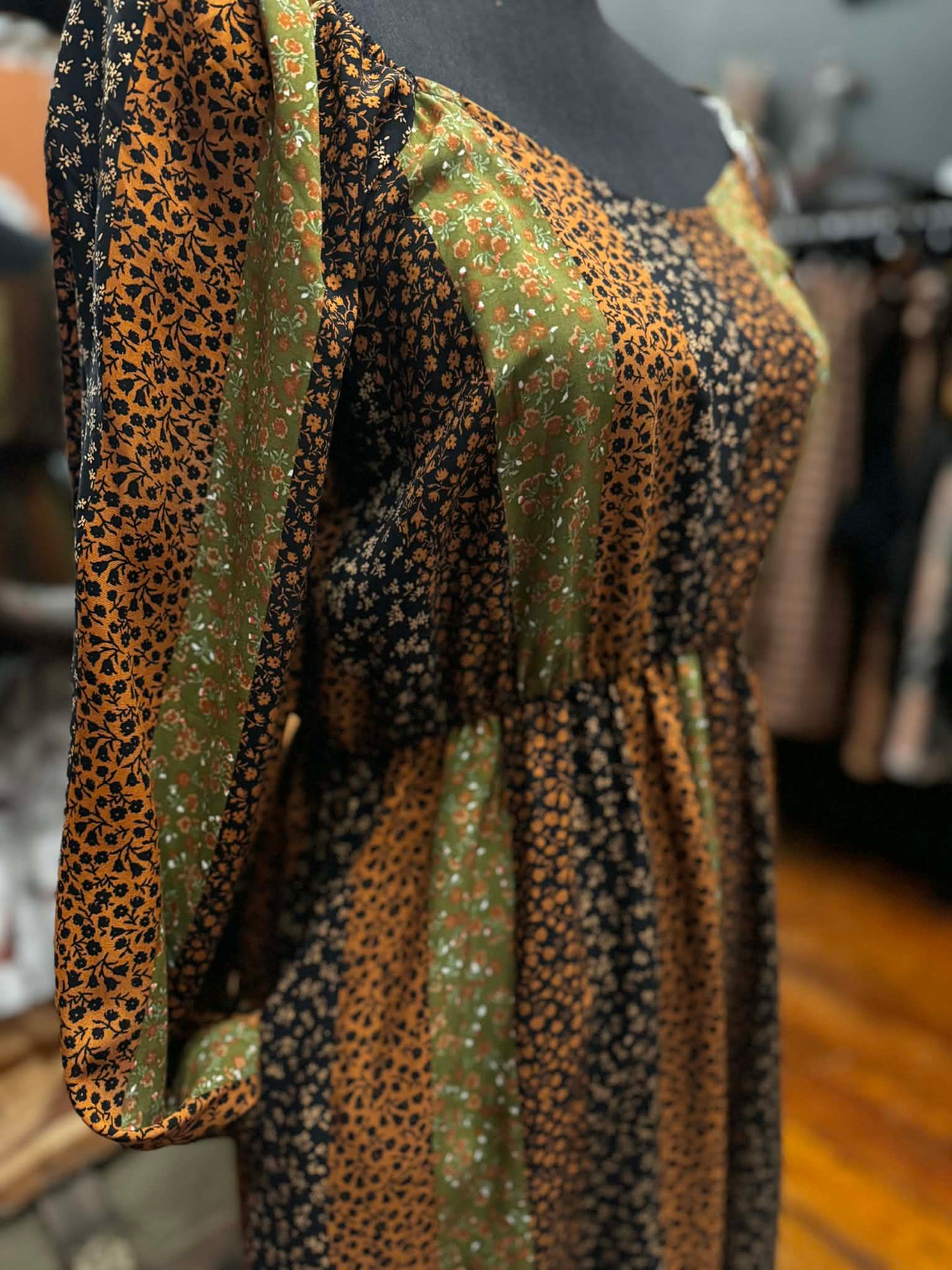 Sagebrush Bloom- V neck Midi Dress