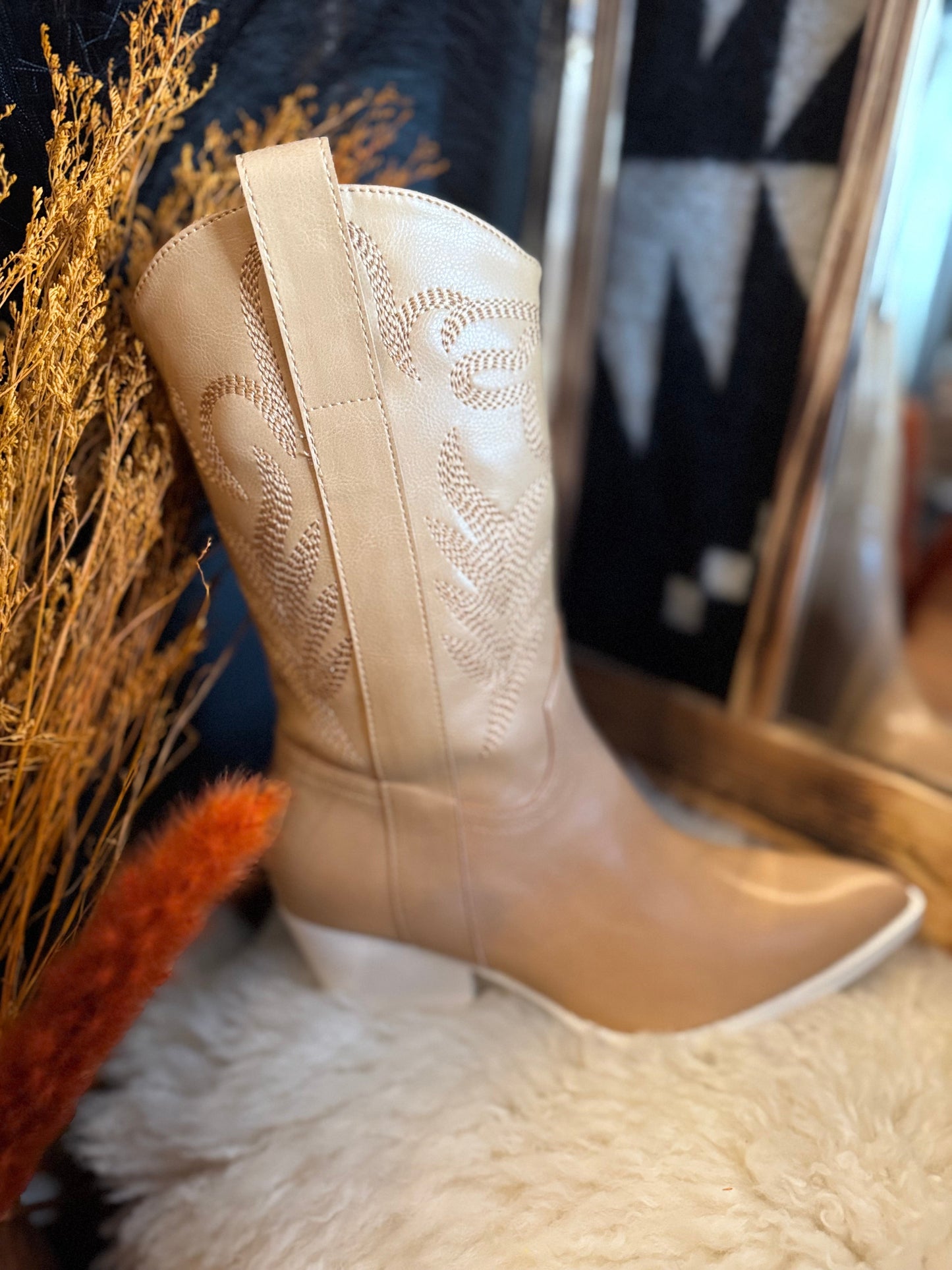 Dive Bar Babe - Tan Boots