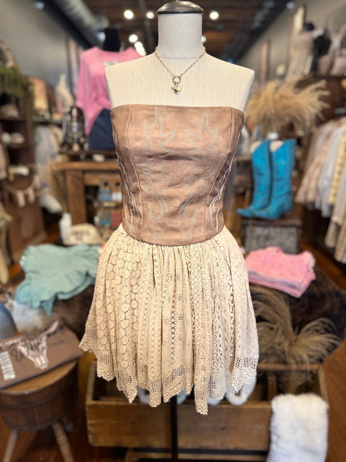 Honey Hitch – Lace Skirt