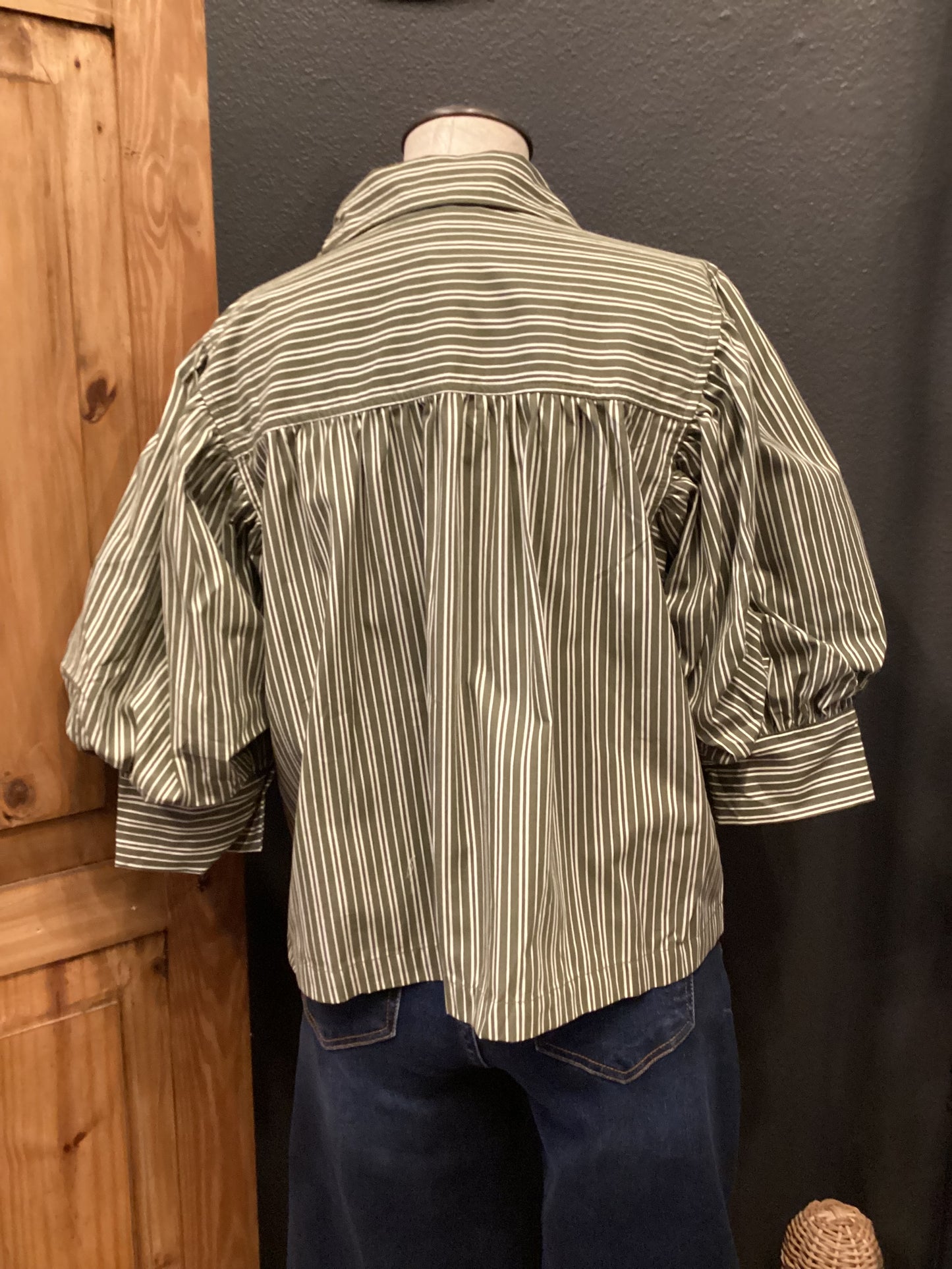 Front Porch Fern – Olive Puff Sleeve Top