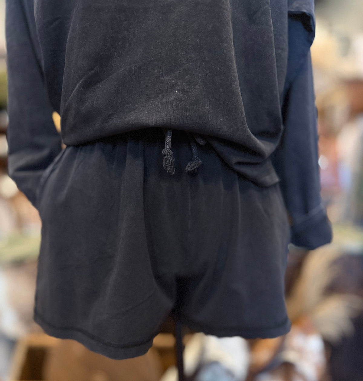 Cozy Days – Black L/S Mineral Wash Set