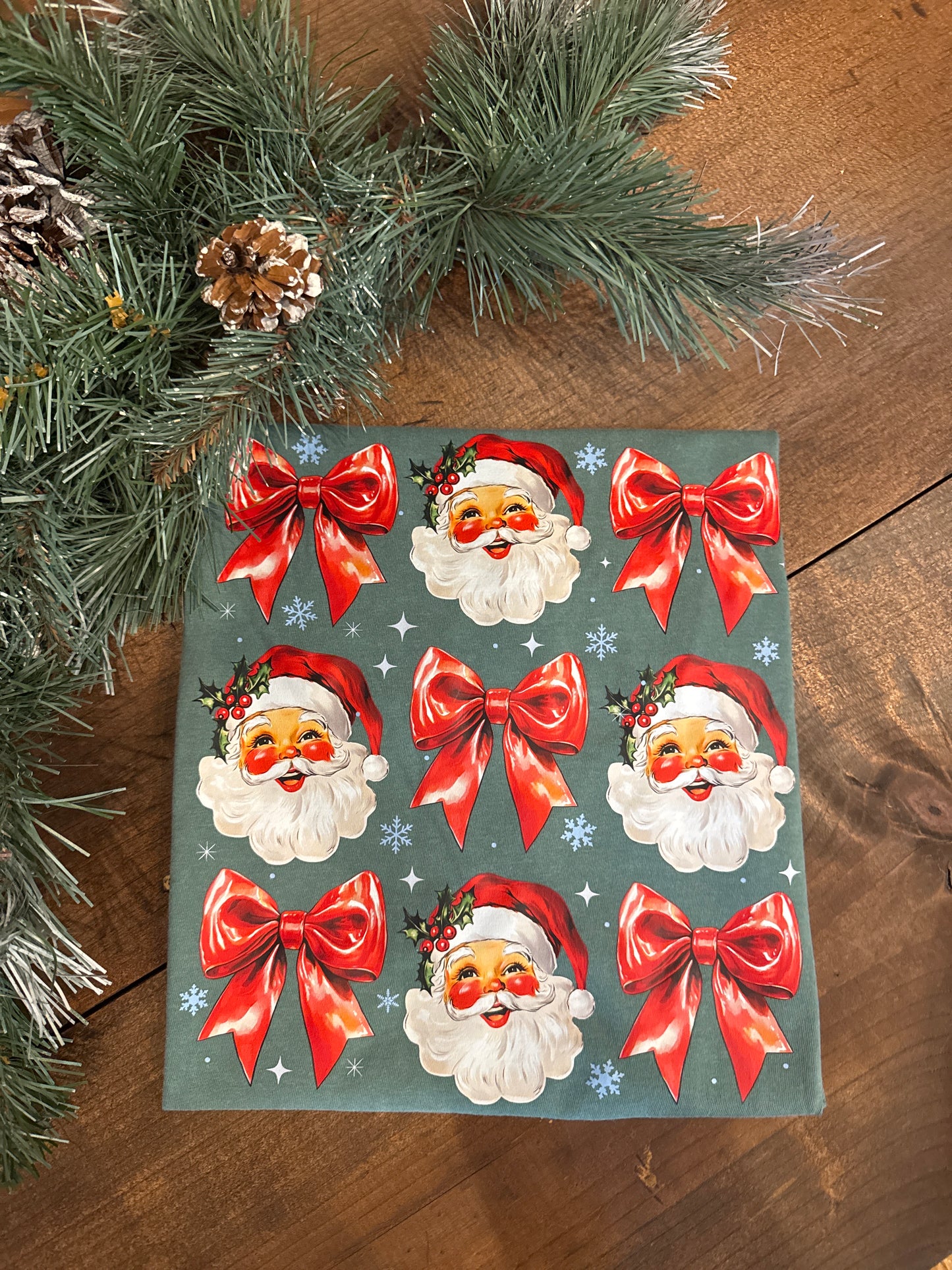 Santa Bows - Green Graphic Tee
