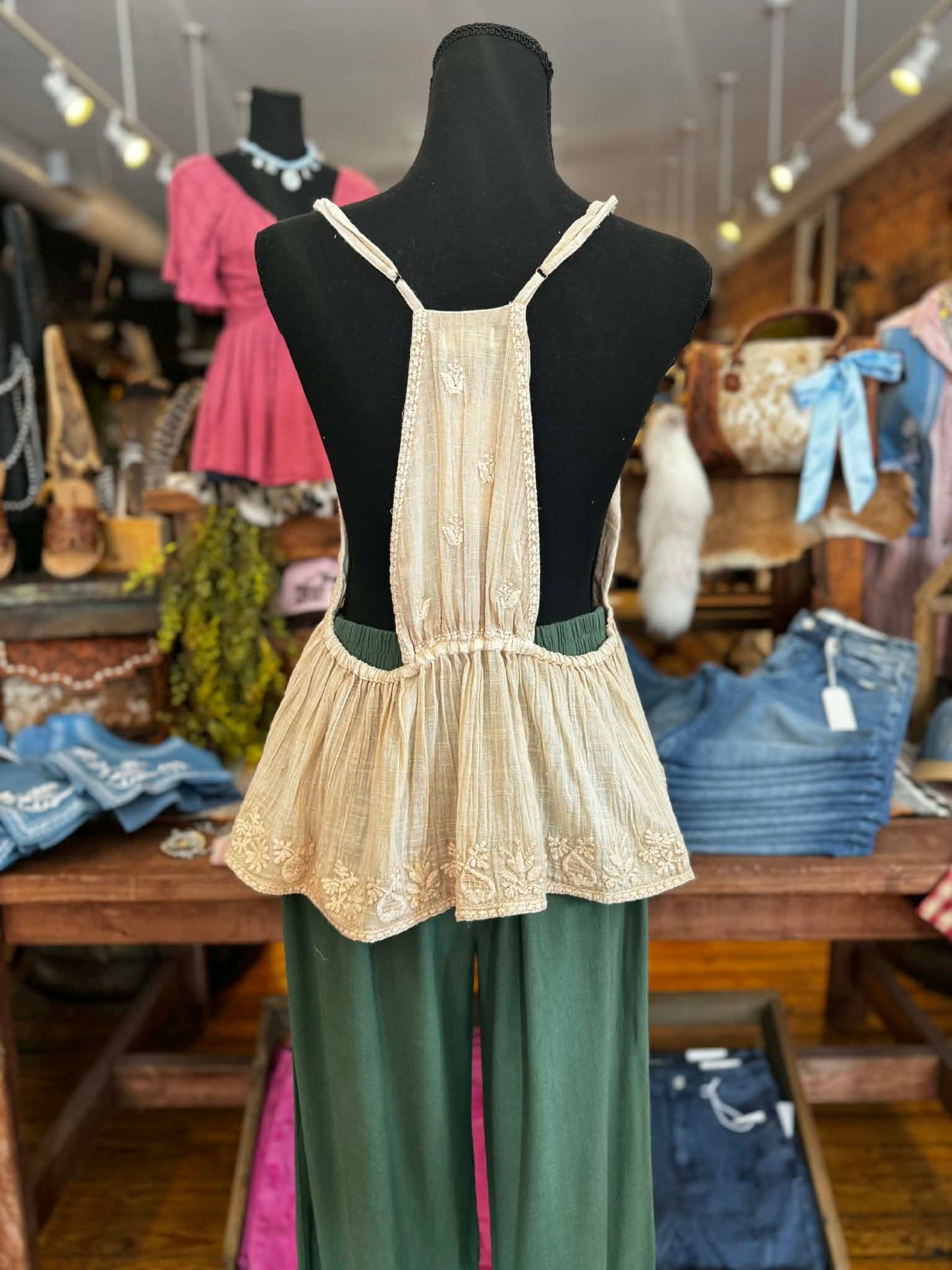 Sweet Grace – Blush Floral Tank