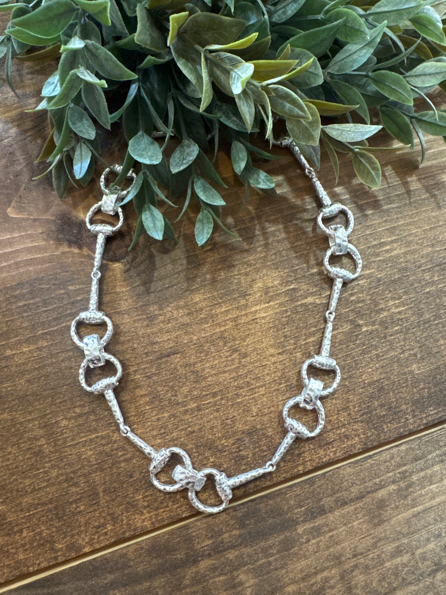 Snaffle Crackle - Silver Necklace