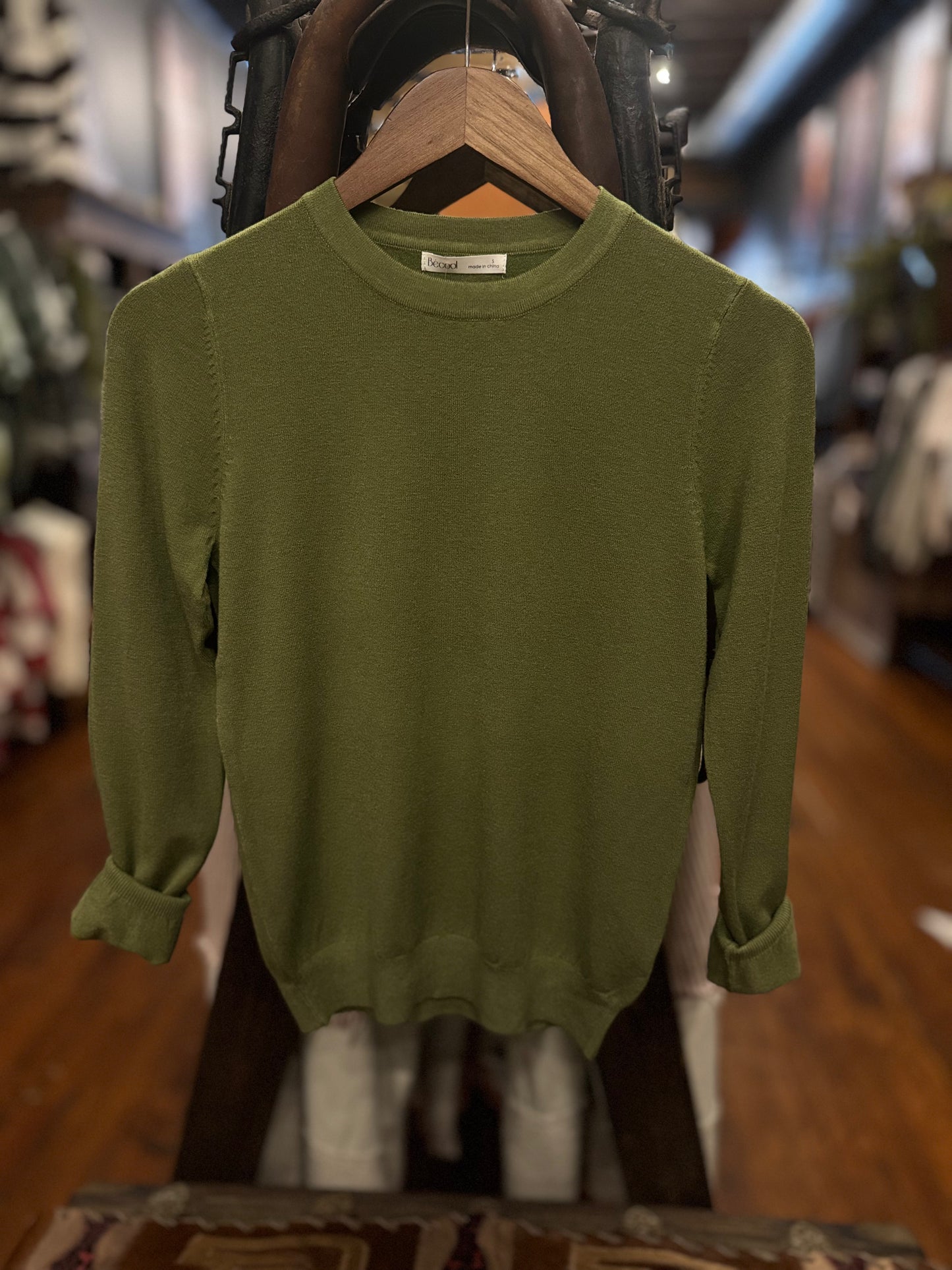 Timeless Comfort – Kiwi Soft Knit Sweater