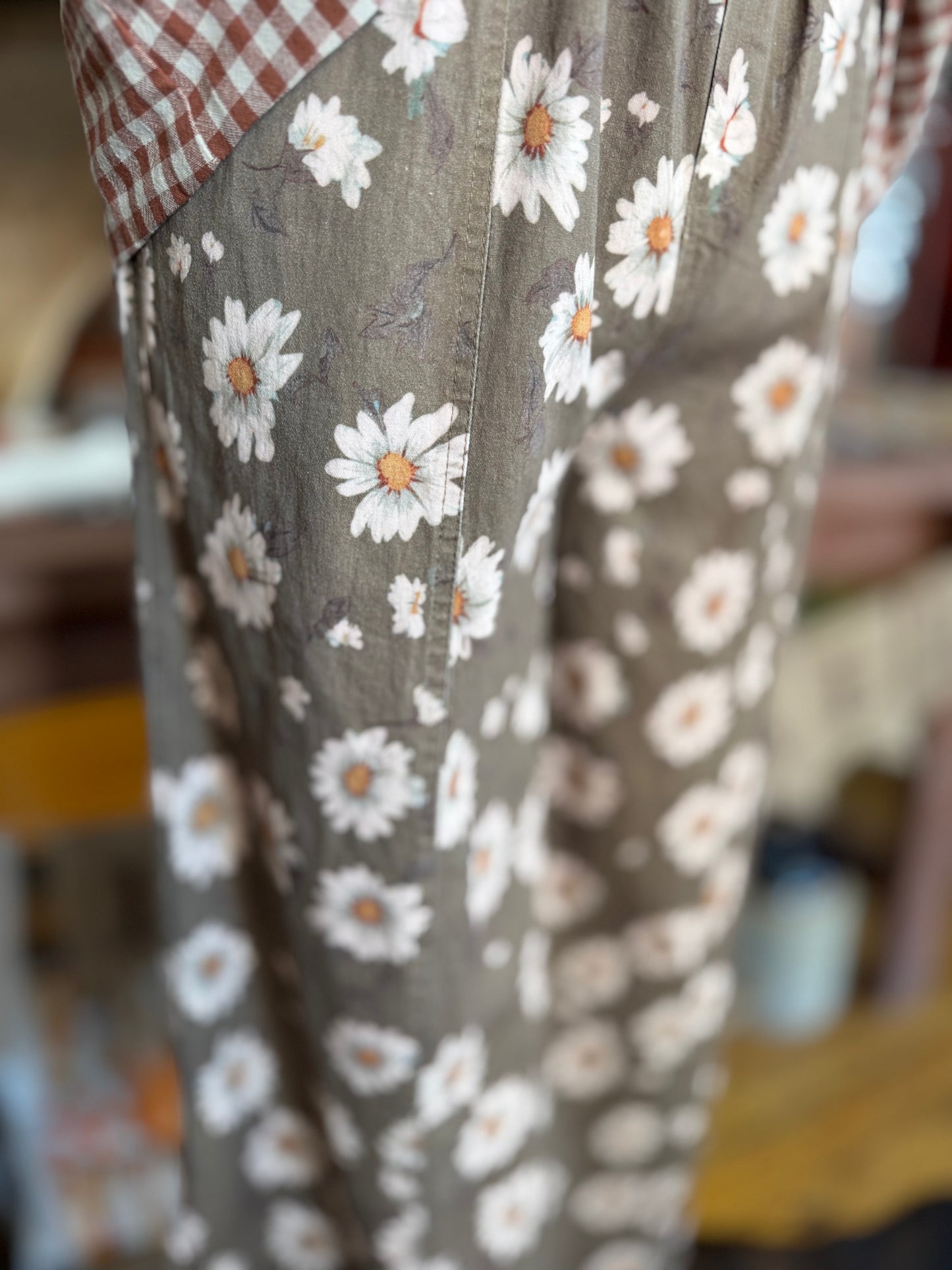 Daisy Patch β Mocha Floral Pants