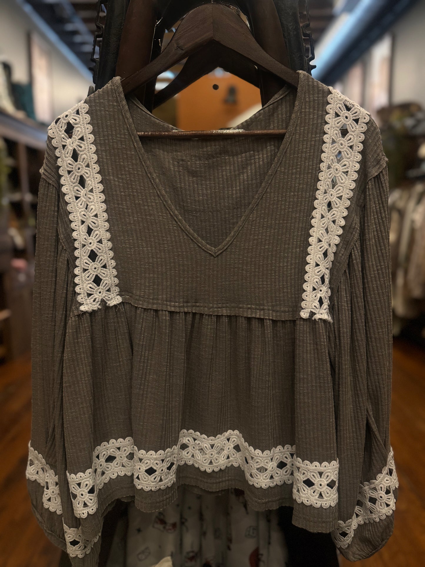 Mossy Hollow – Balloon Sleeve Top