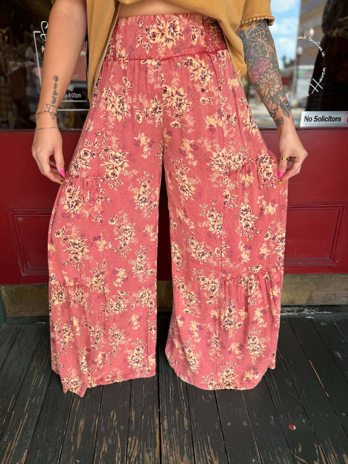 Blushwood – Floral Wide-Leg Pants
