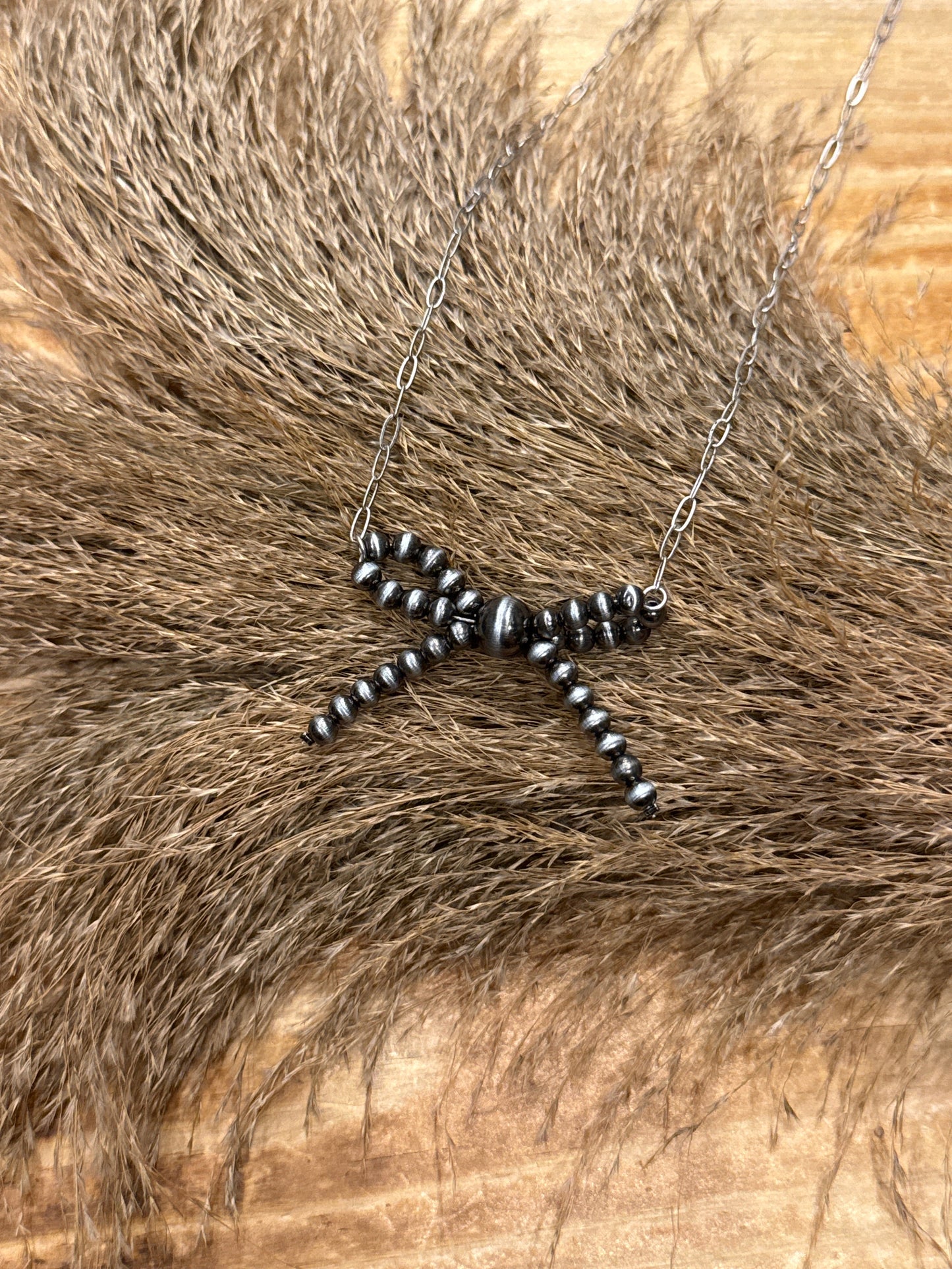 Pearl Bow - Necklace