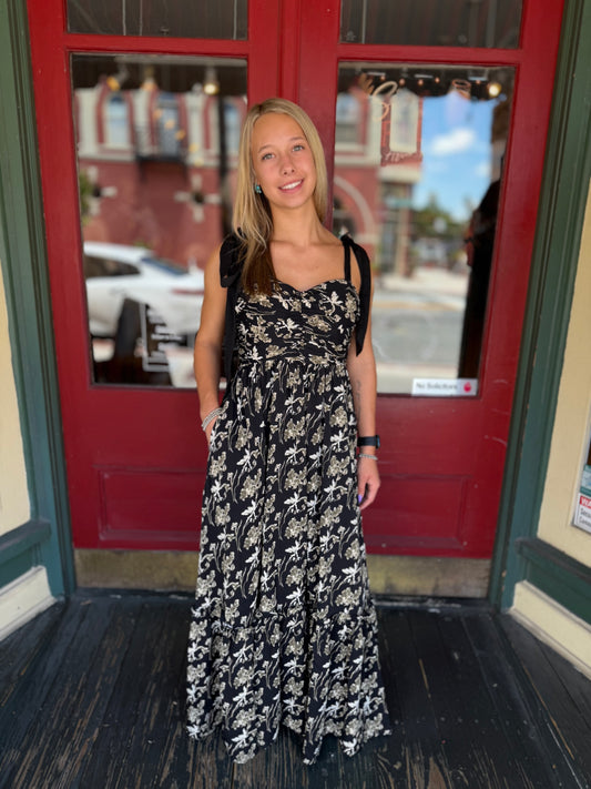 Secret Garden – Black Floral Maxi Dress