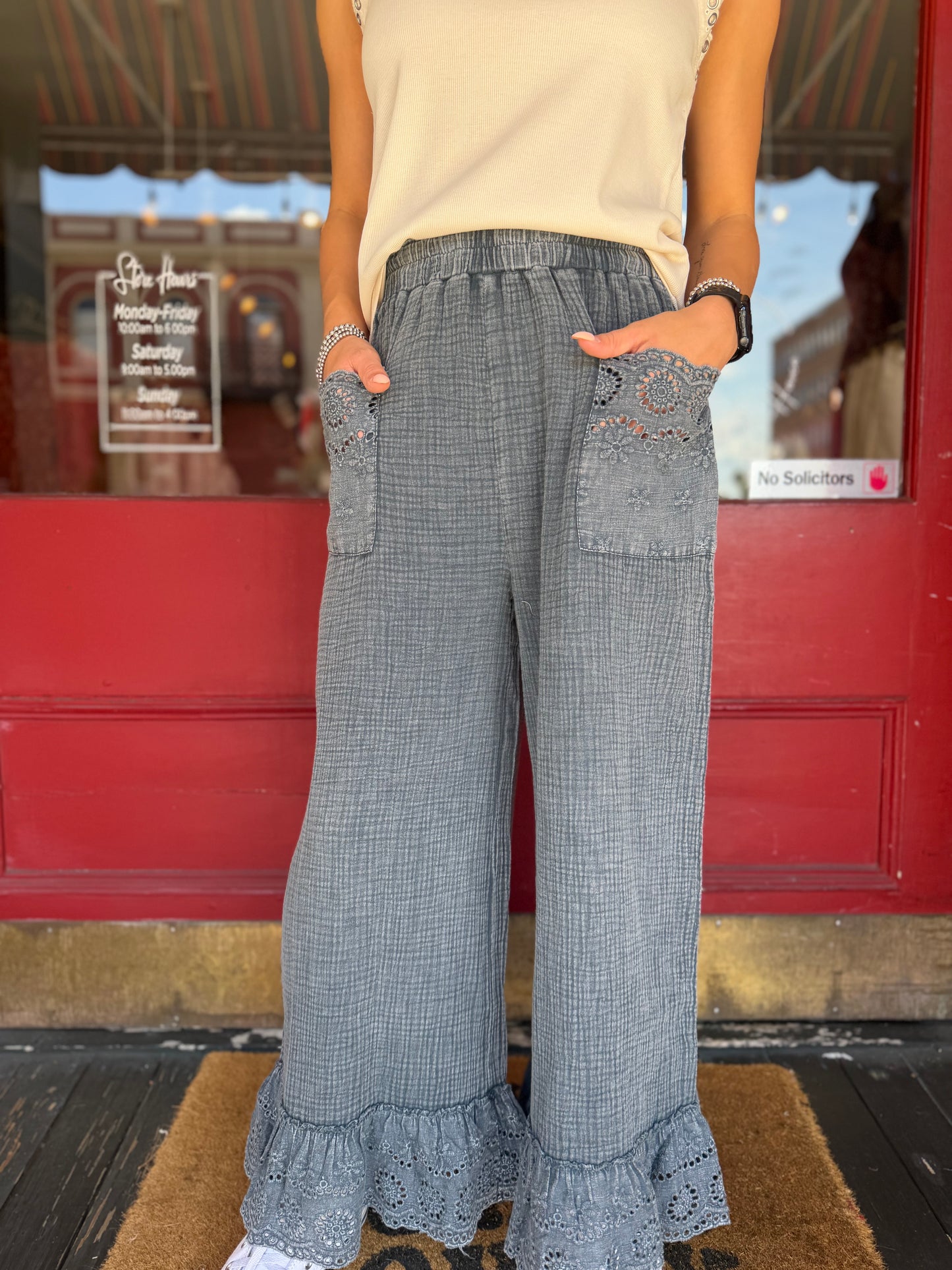 Navy Willow Lace – Mineral Wash Capris