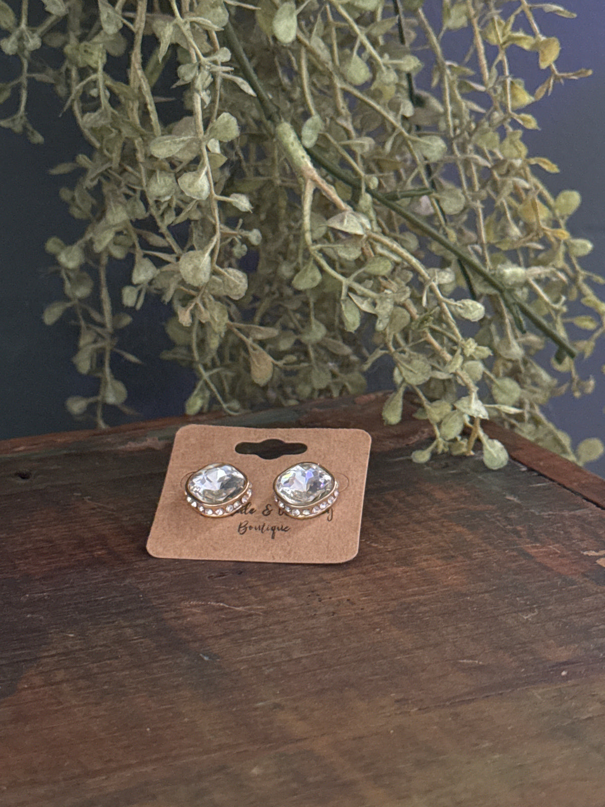 Outline Oasis - Gold Earrings