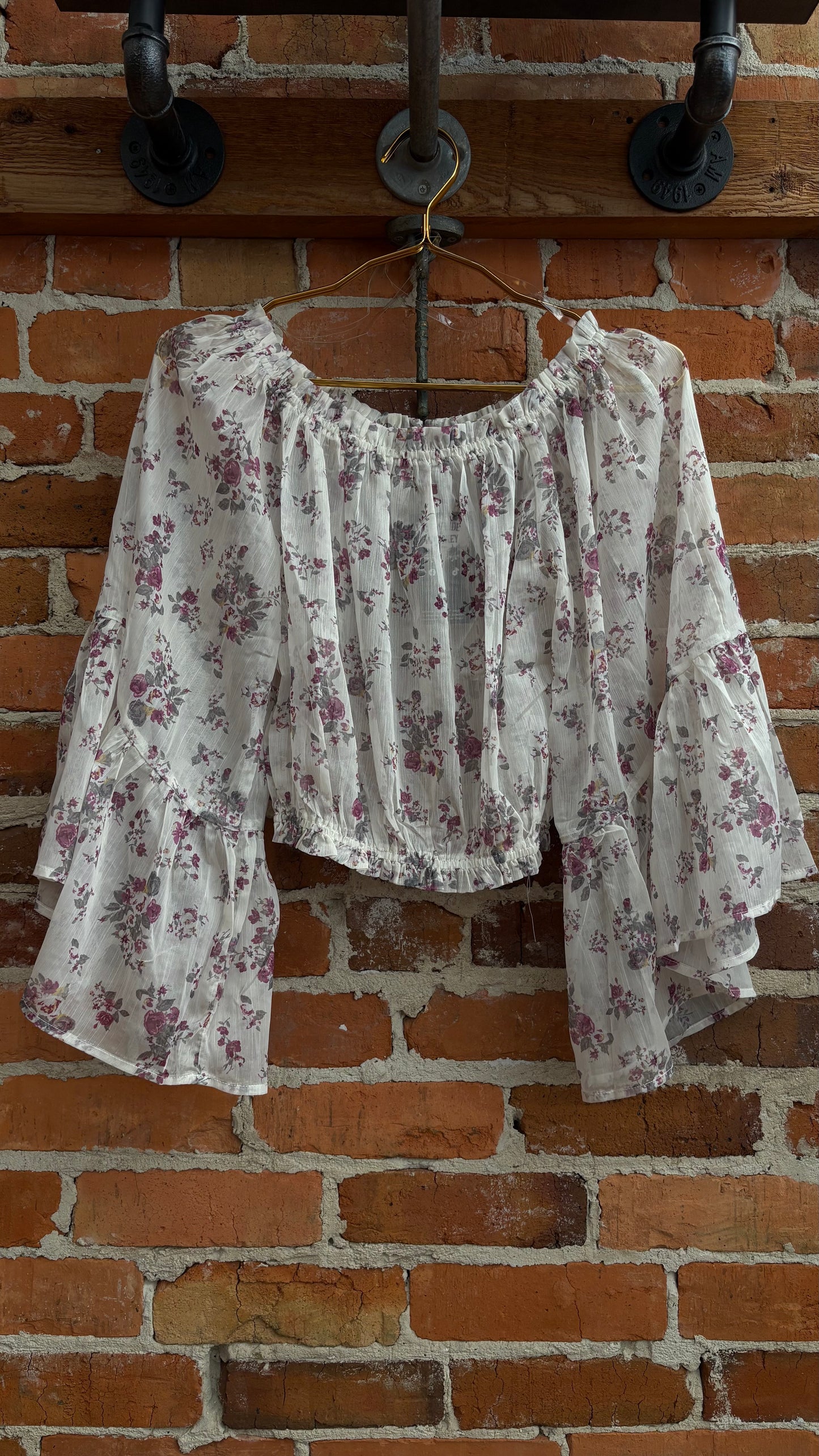 Petal Breeze – White Floral Top