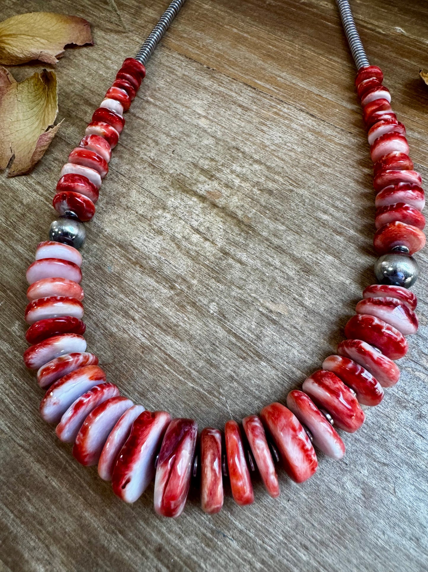 Red-Orange Spiny Oyster Graduated Necklace – 23"