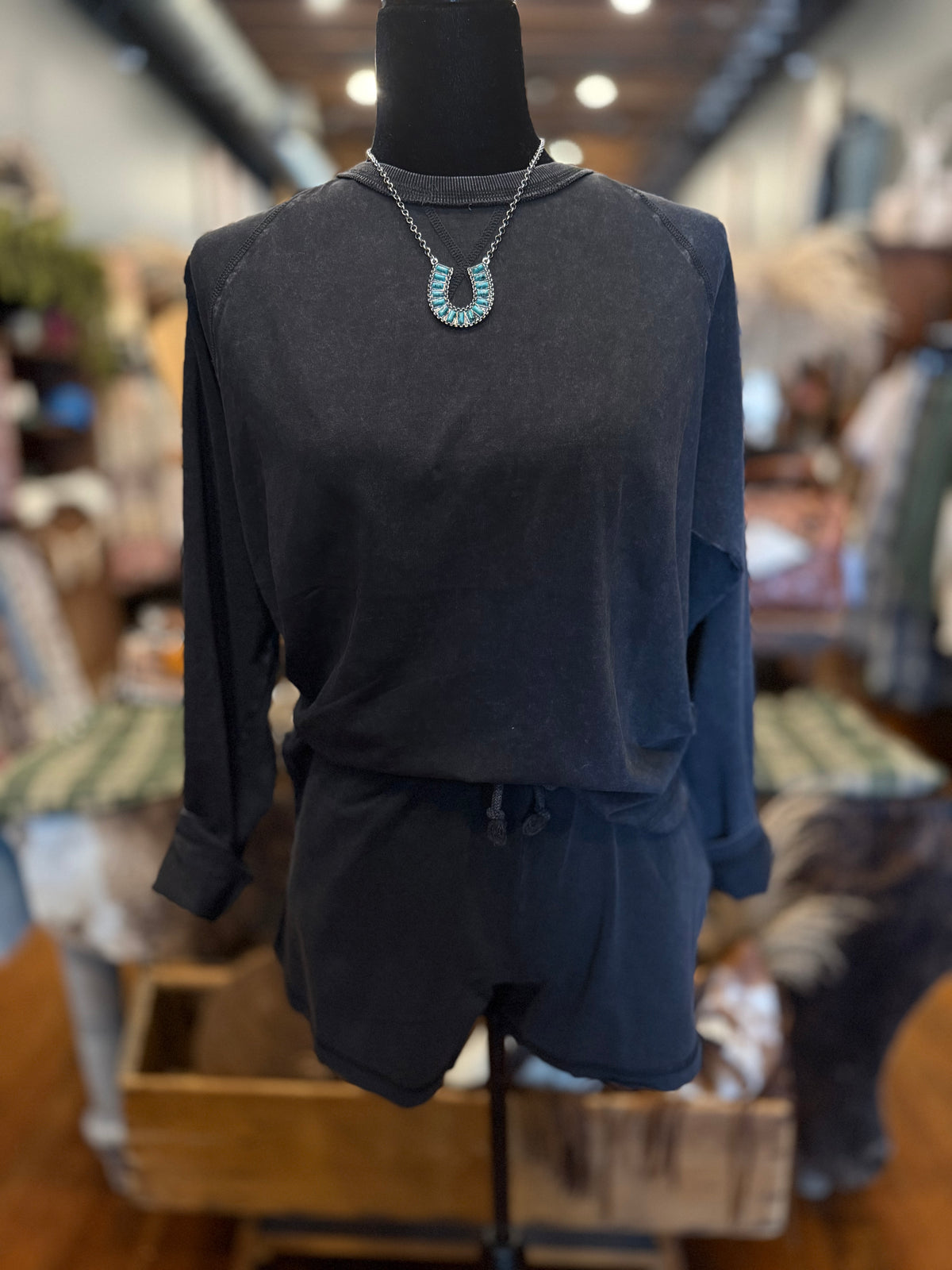 Cozy Days – Black L/S Mineral Wash Set
