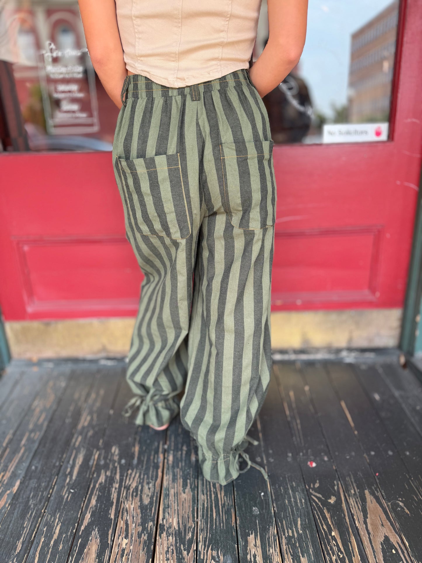 Vintage Bandit – Olive Wide Leg Pants