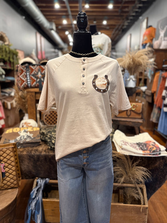 Lucky Horseshoe Ranch – Beige Mineral Wash Top