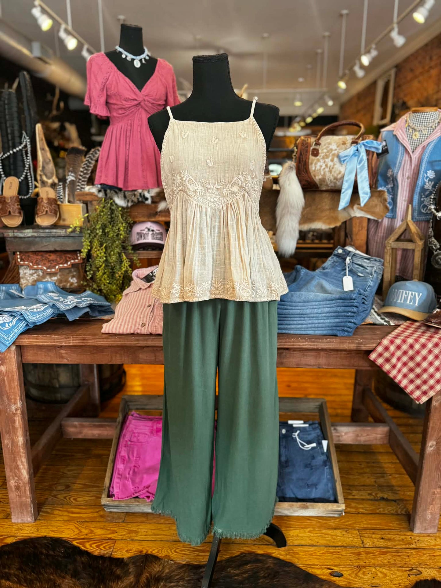 Sweet Grace – Blush Floral Tank