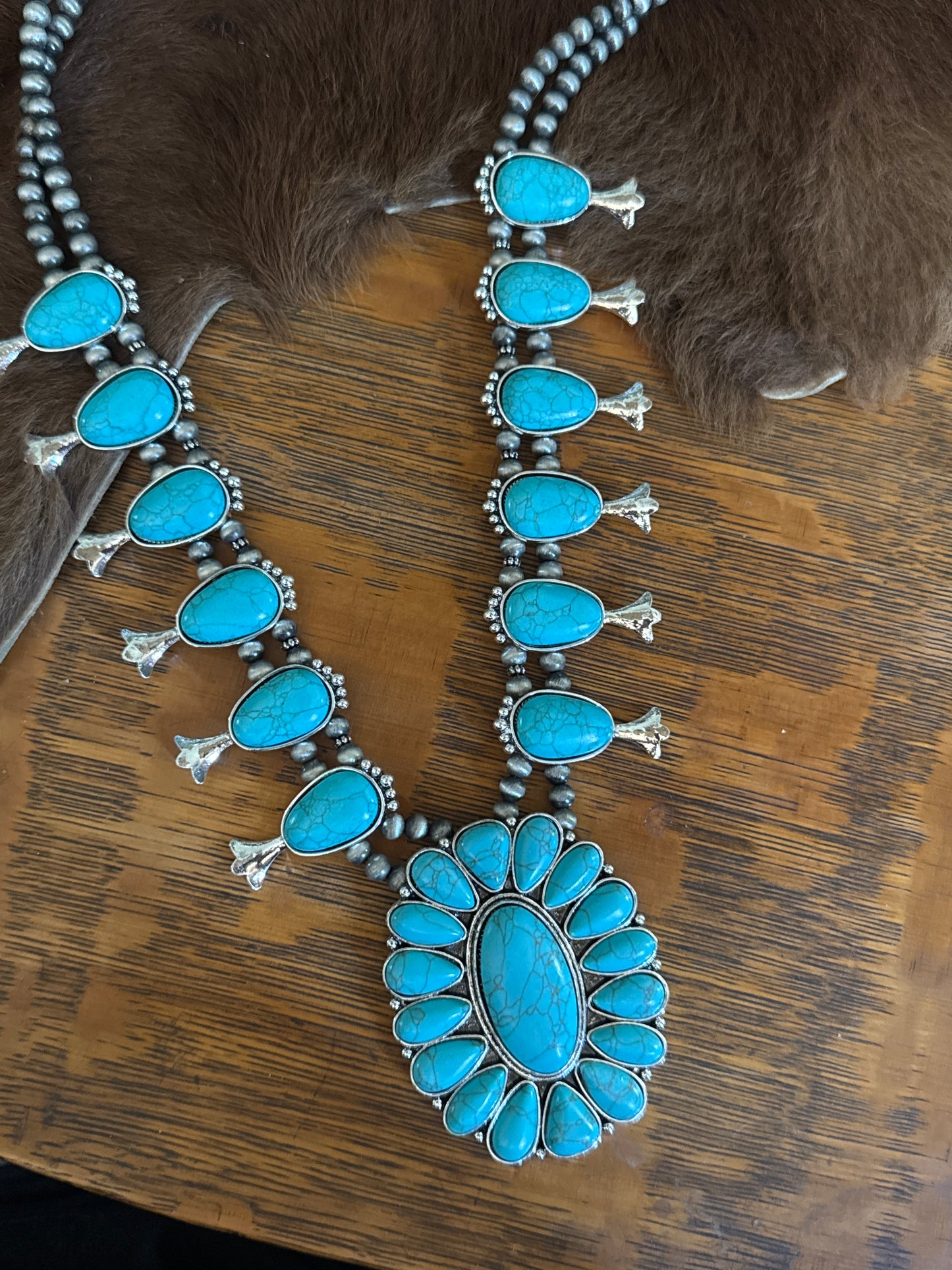 Tidal Wave Squash - Teal Necklace
