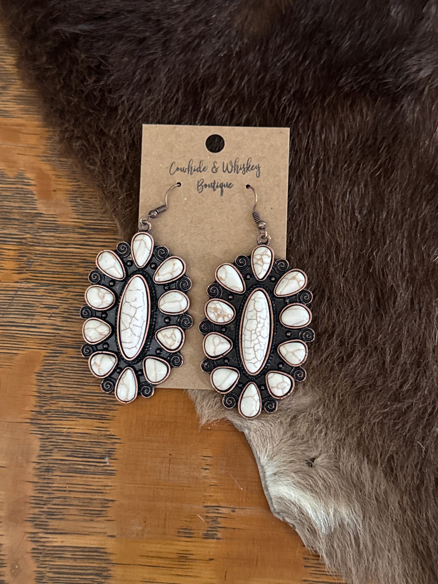 Ivory Swirl - Earrings