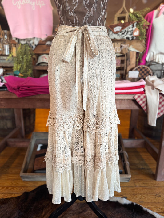 Whispering Dunes – Wide-Leg Lace Pant