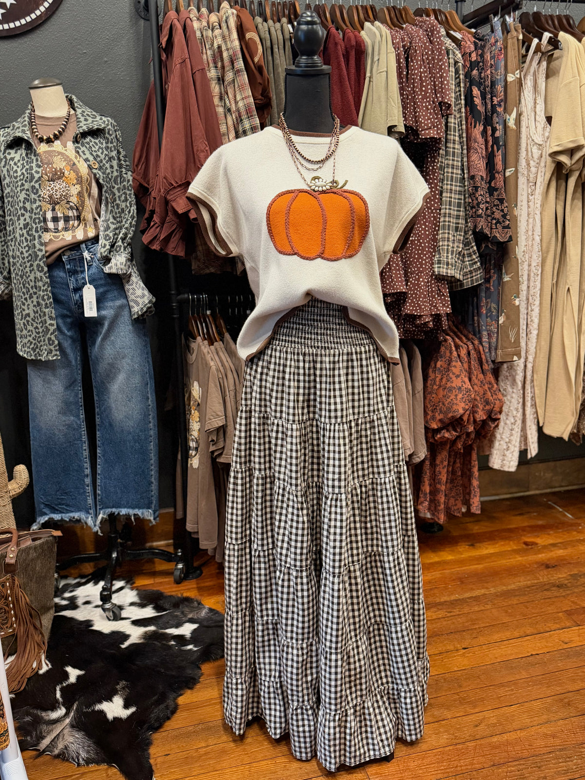 Rustic Pumpkin – Cream Short Sleeve Sweater