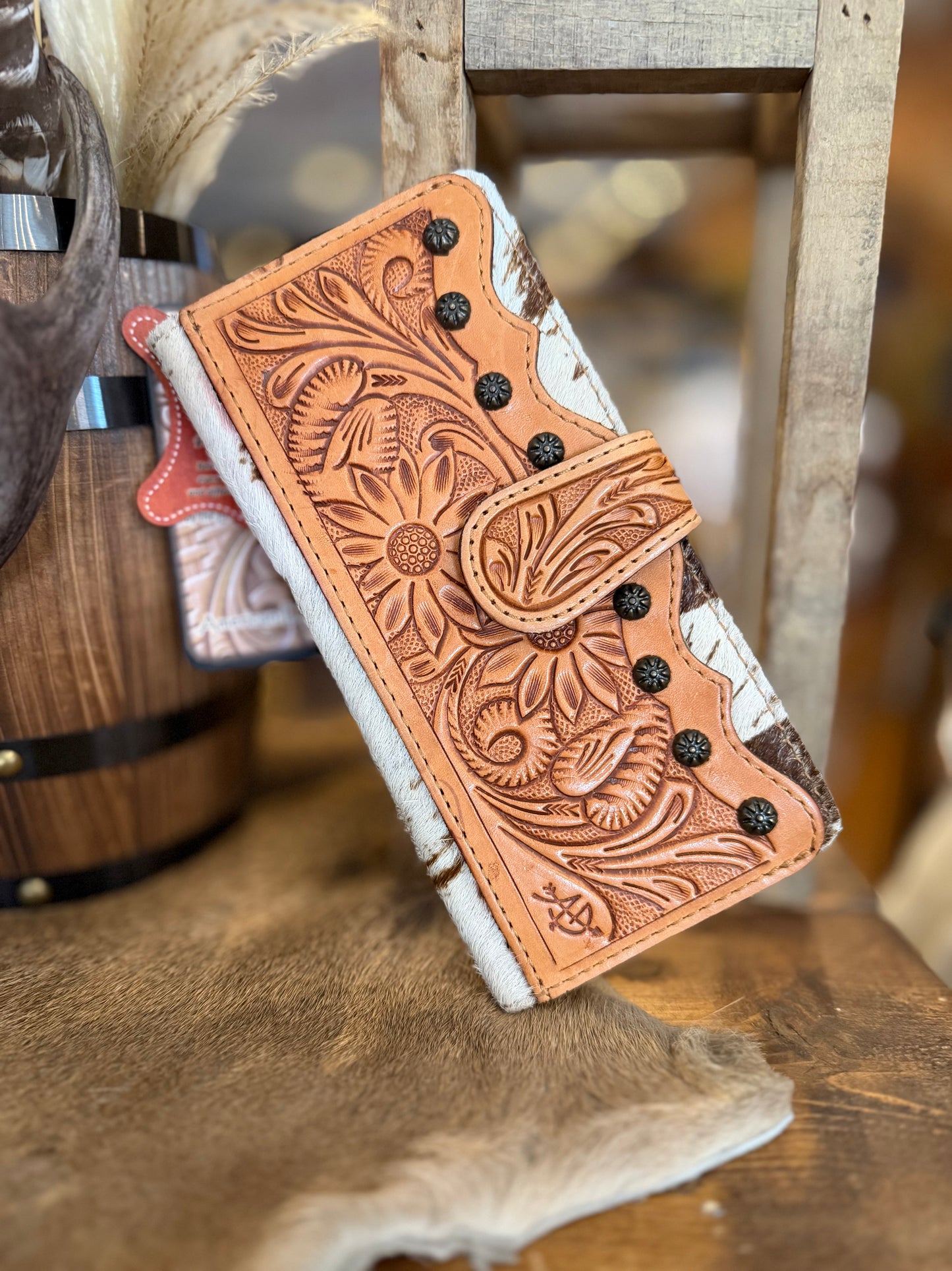The Wildflower Trail - Cowhide Wallet