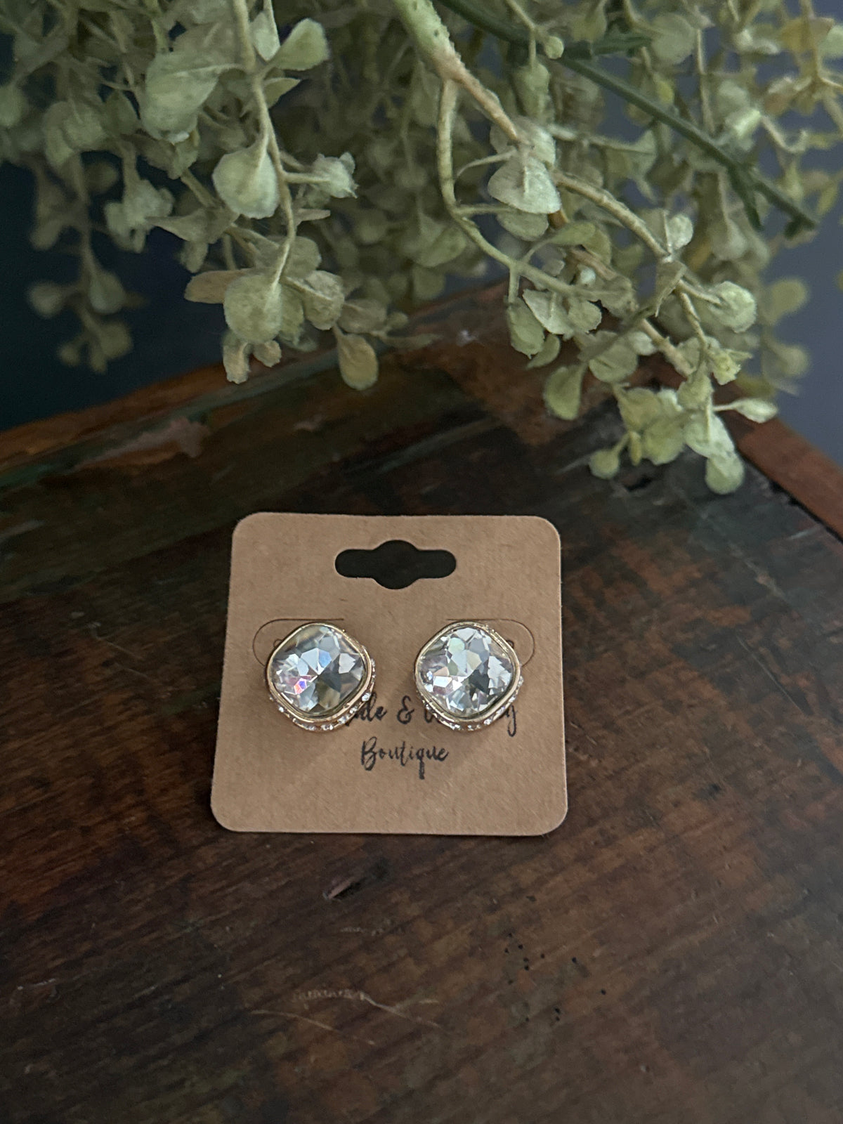 Outline Oasis - Gold Earrings