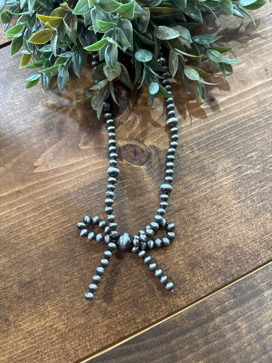 Big Pearl Bow - Necklace