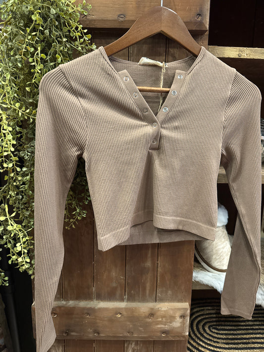 Ribbed & Ridges – Mocha Henley Snap Crop