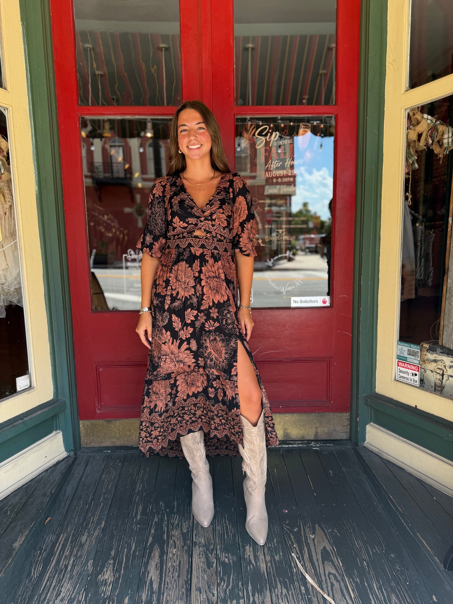 Cinnamon Flora – Twist Front Cut-Out Maxi Dress