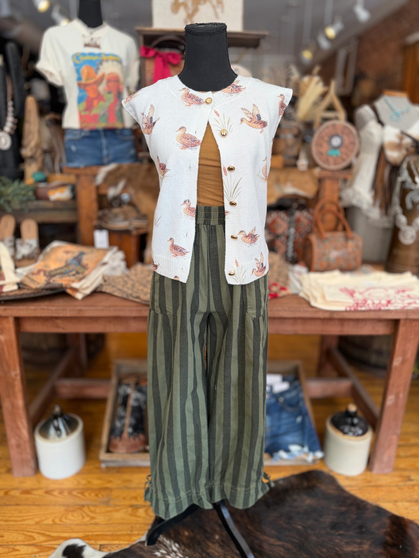 Vintage Bandit – Olive Wide Leg Pants