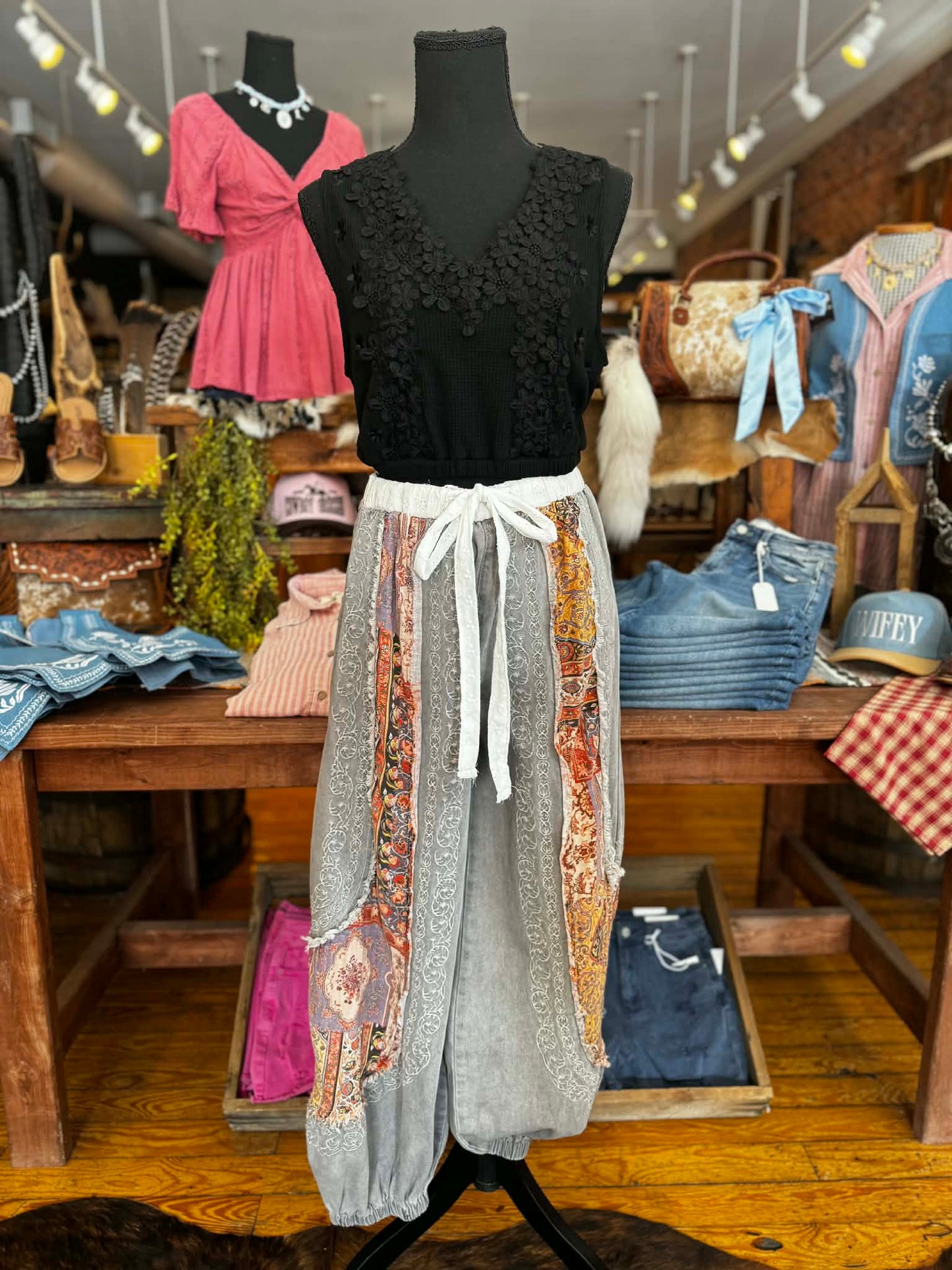Smoke & Petal – Jogger Pants