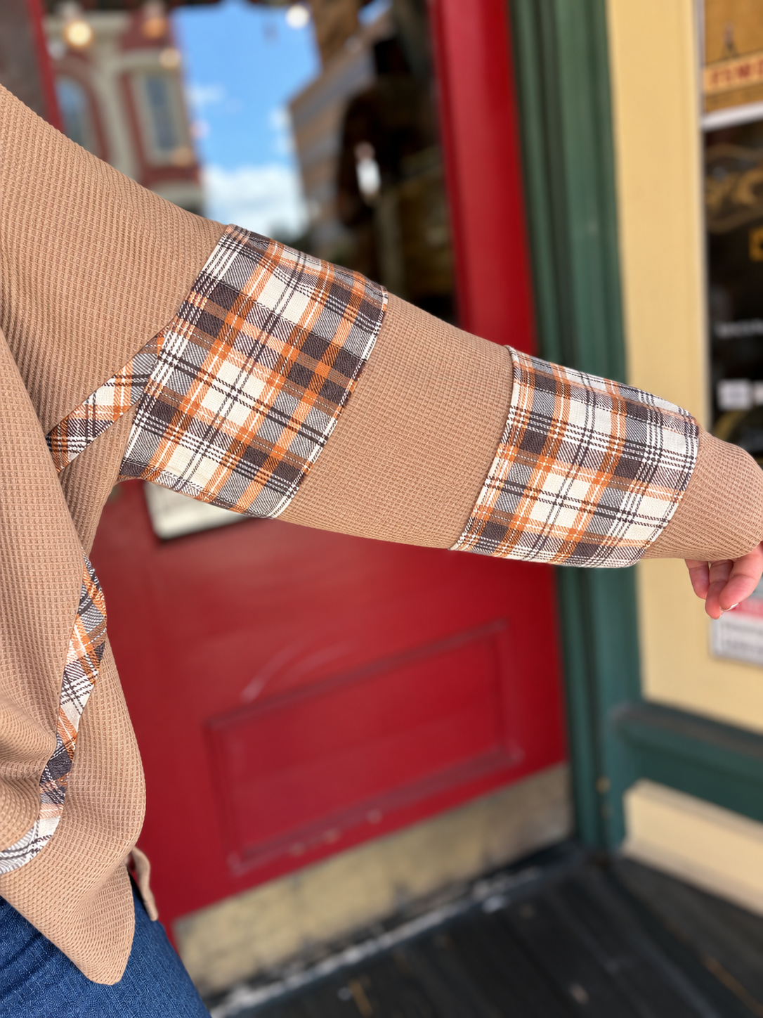 Mountain Bound – Mocha Plaid Thermal Top