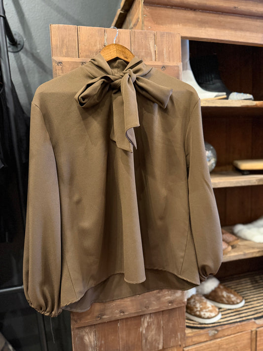 Creek Bankside – Brown Tie Top