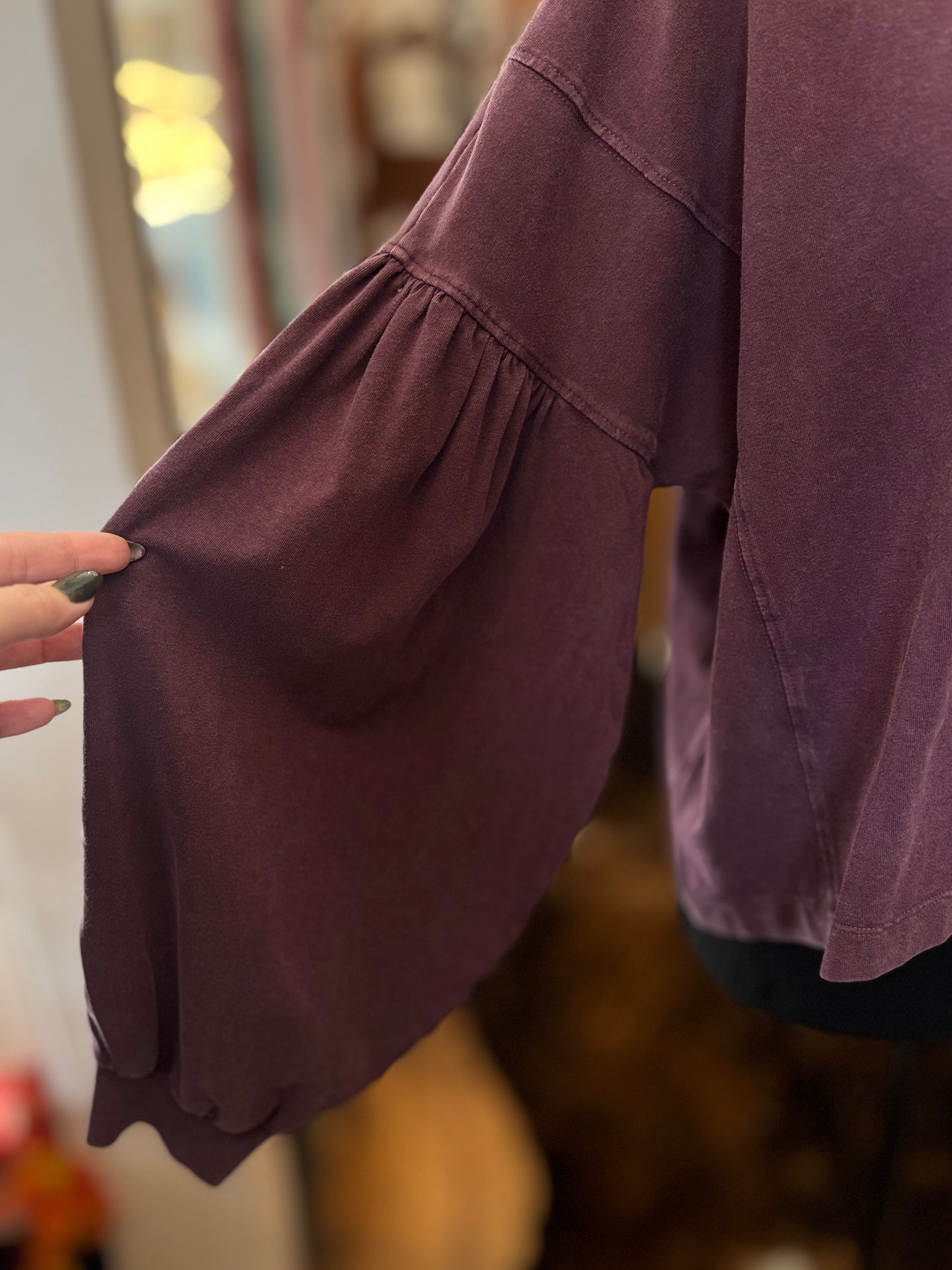 Simple Comfort – Wine Bubble Sleeve Top