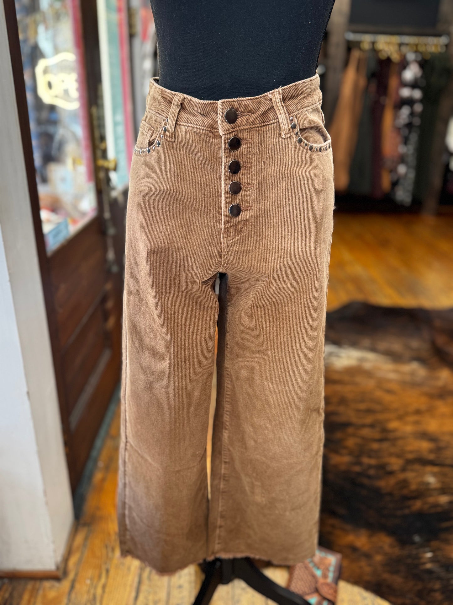 Studded Saddle – Camel Studded Corduroy Cropped Pants