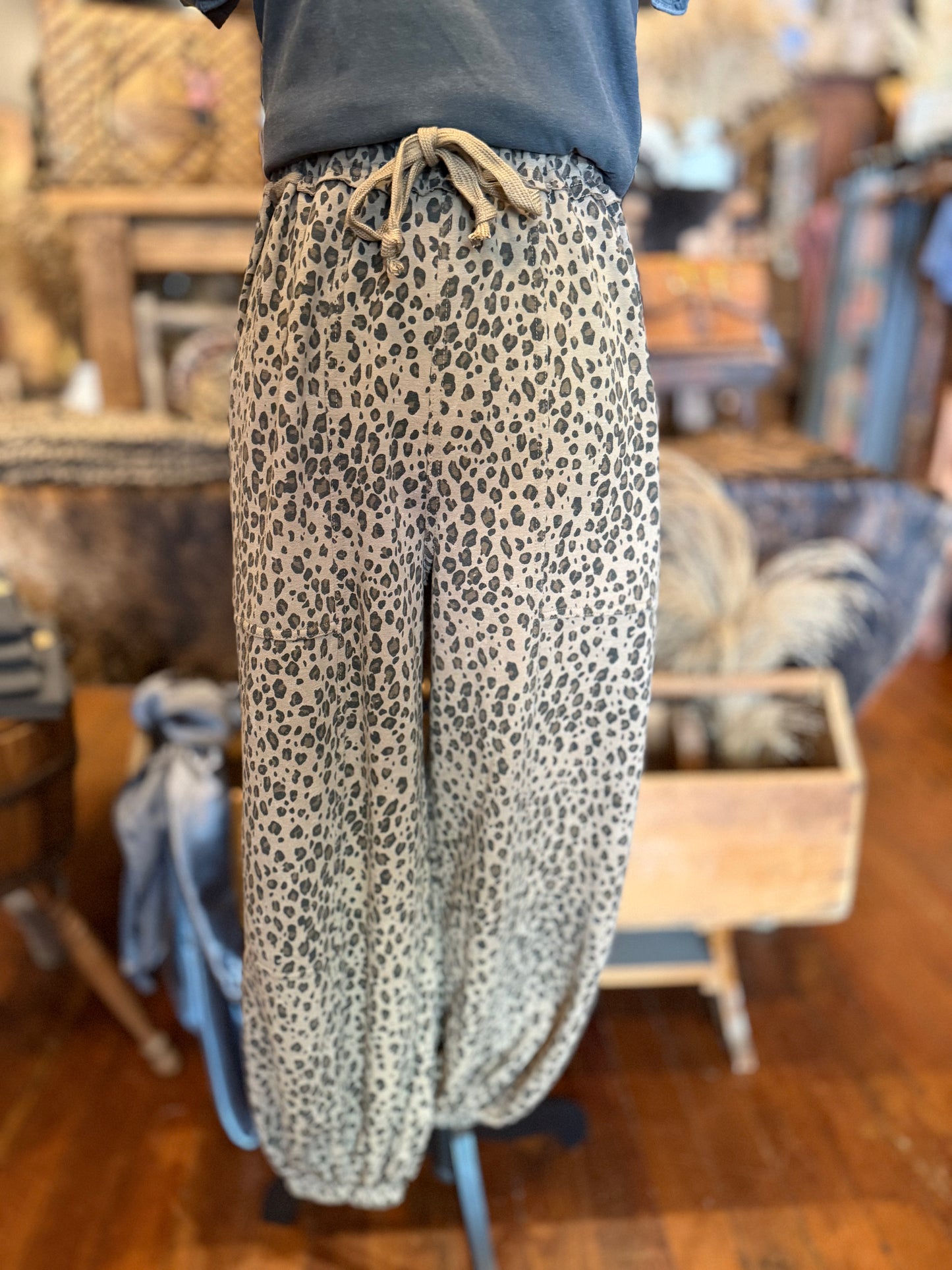 Barely Wild – Cheetah Joggers