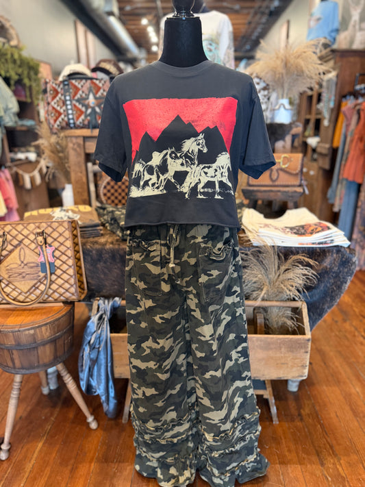 Red Label Stang – Black Crop Graphic Tee