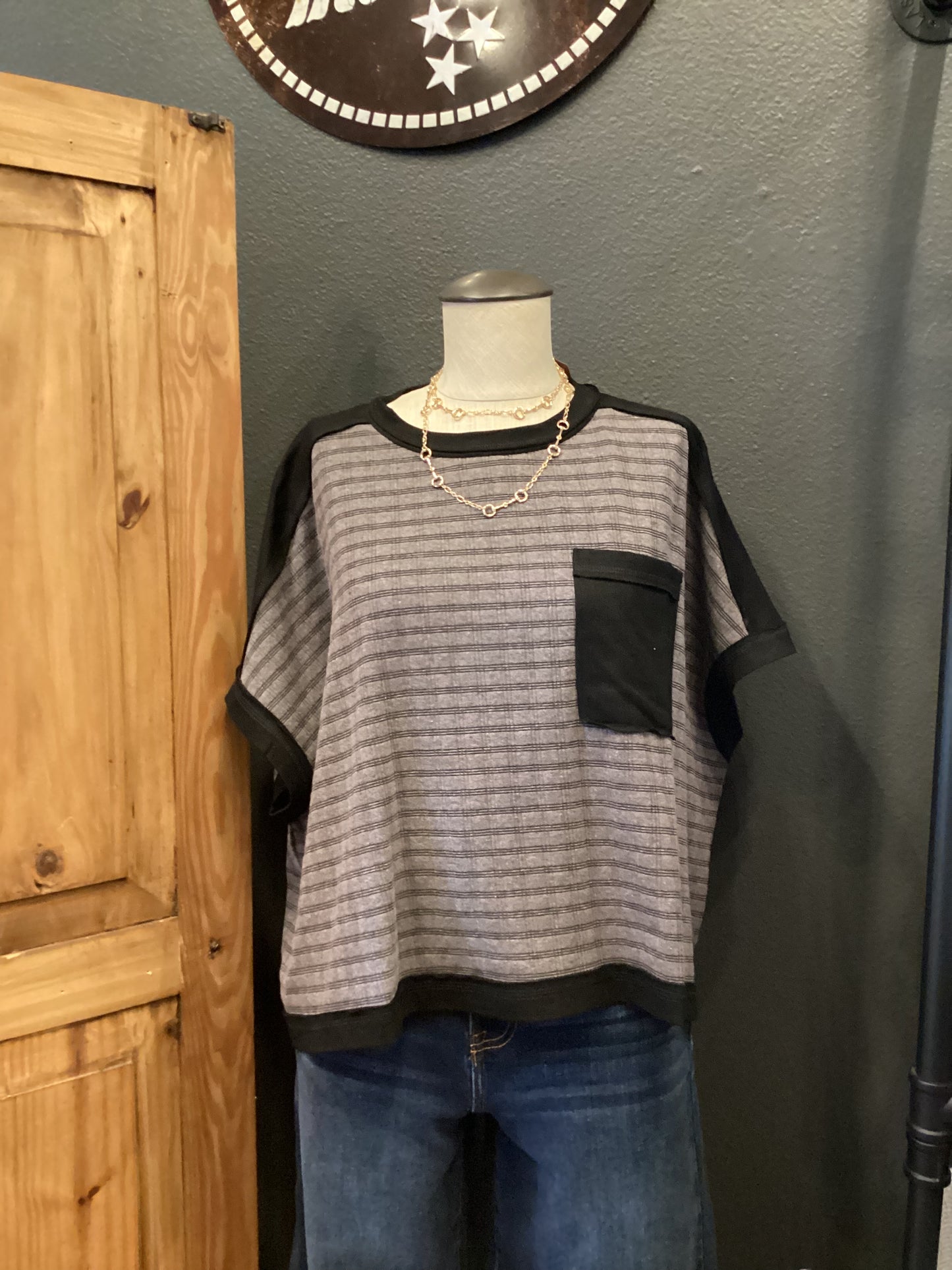 Off Grid – Ash Black Pocket Top