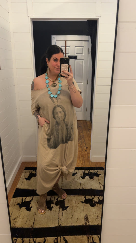 The Sitting Bull - T-Shirt Maxi Dress