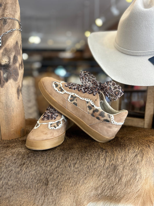 Leopard & Lace – Bow Sneaker