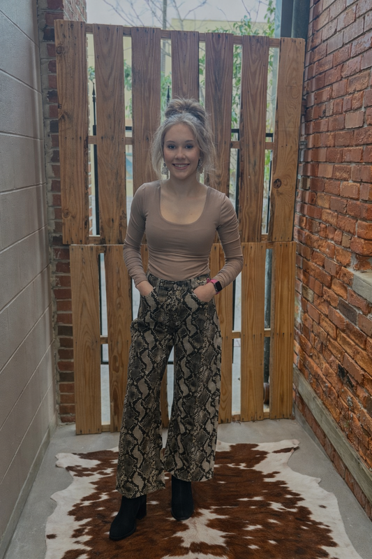 Rattlesnake Run – Barrel Crop Jean