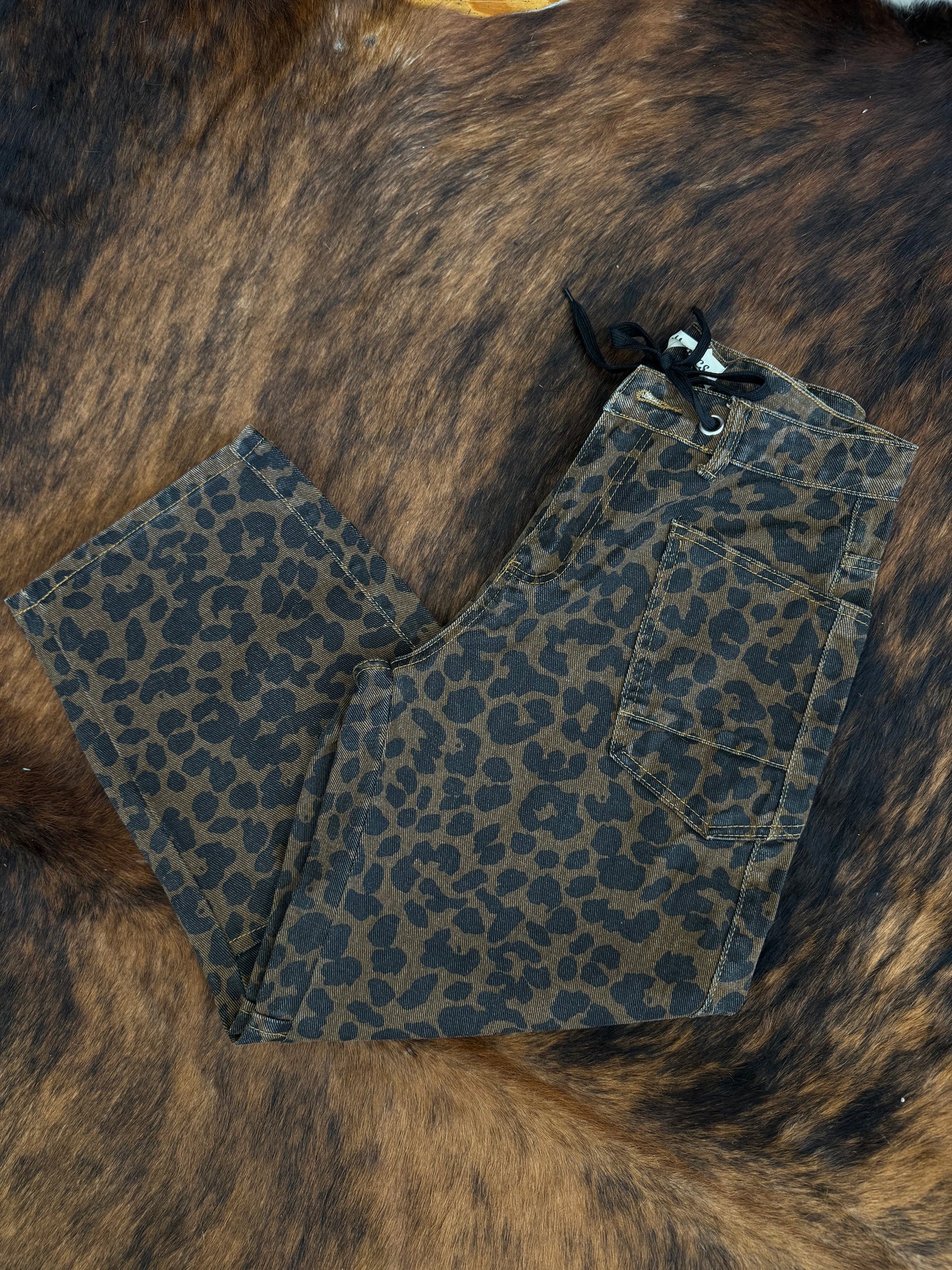 Wild at Heart - Leopard Barrel Jeans