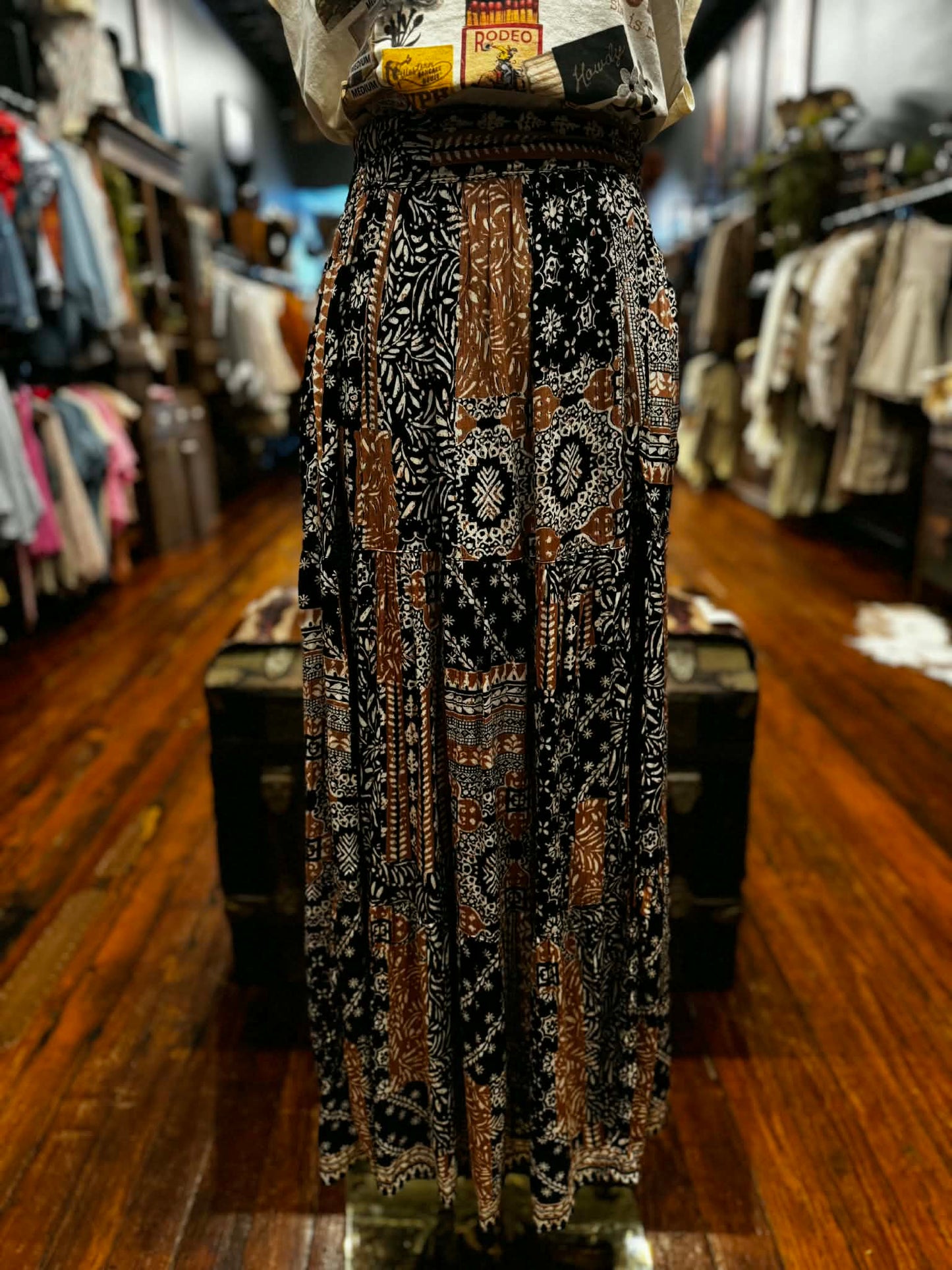 Dust & Shadow – Mosaic Slit Skirt