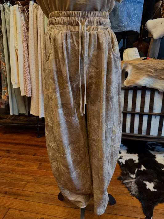 Tumbleweed Trail – Camo Knit Barrel Pants