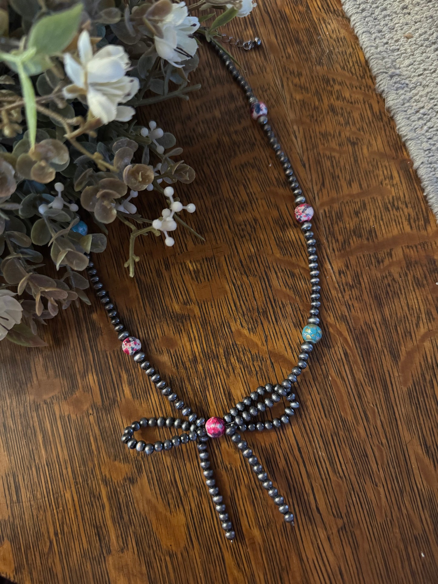 Marble Pearled Bow - Necklace