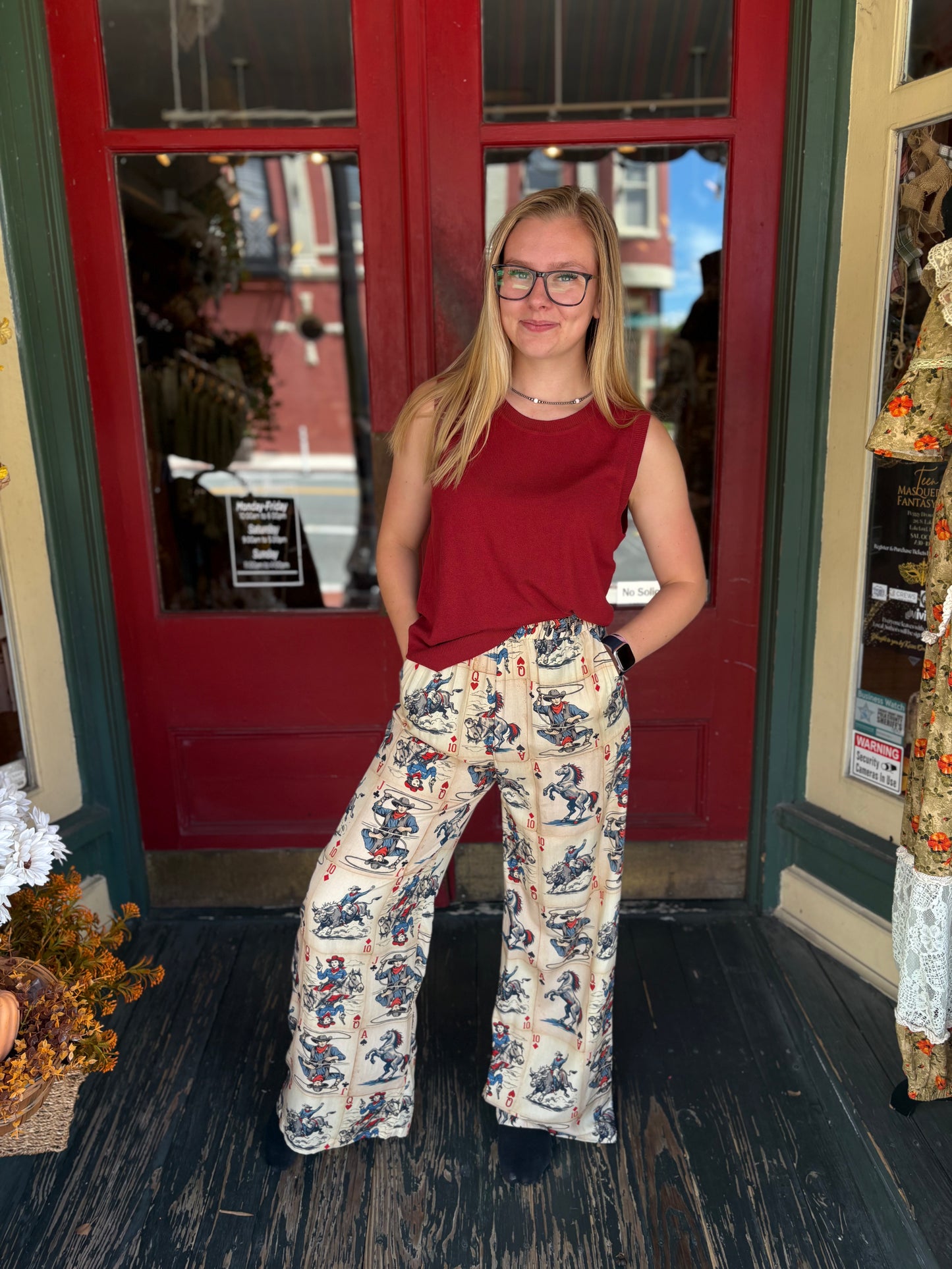 Play Your Cards – Beige Pants